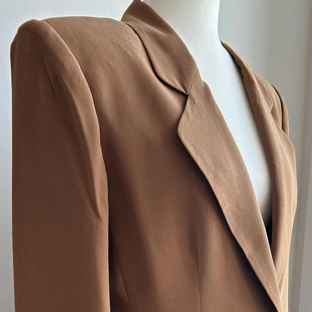 Vintage Stephanie Andrews Camel Pure Silk Blazer with Notched Lapel – US 12P